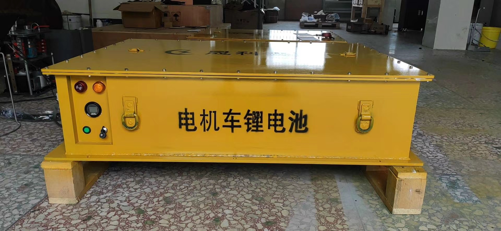 礦用電機(jī)車(chē)鋰電池充電過(guò)程會(huì)有哪些反應(yīng)？